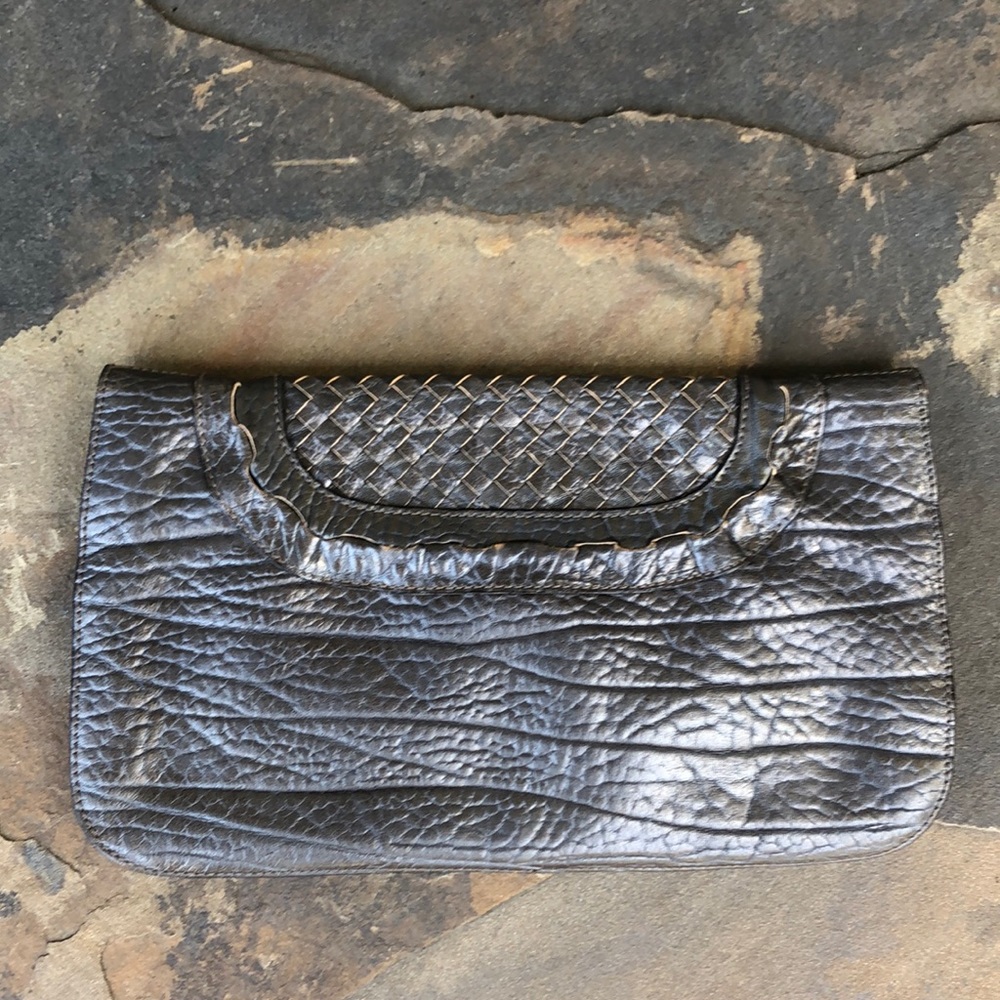 Salvatore Ferragamo pewter pebbled leather clutch - Picture 3 of 8